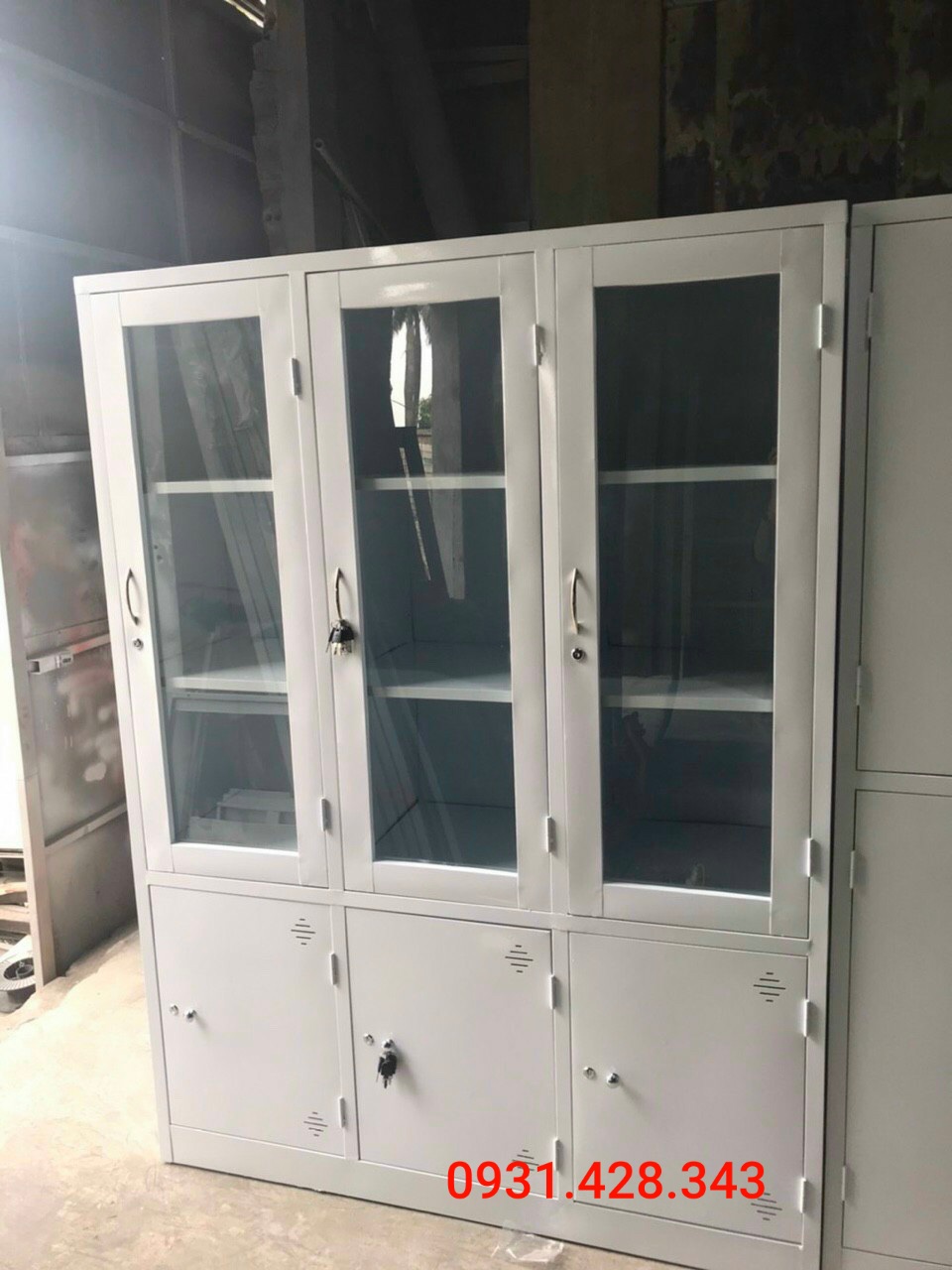 tủ sắt văn phòng đựng hồ sơ tài liệu 3 cánh kính