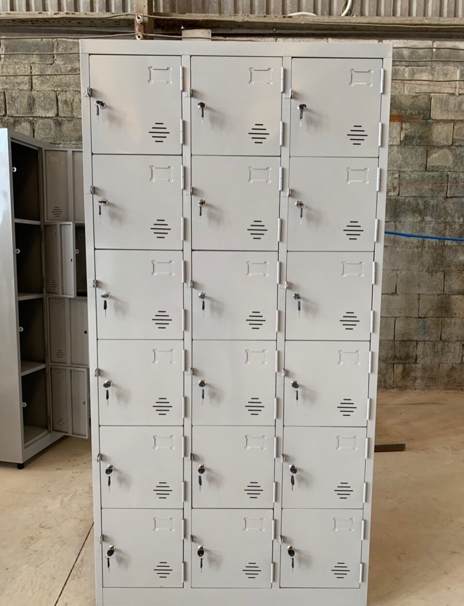 tủ sắt locker 18 ngăn